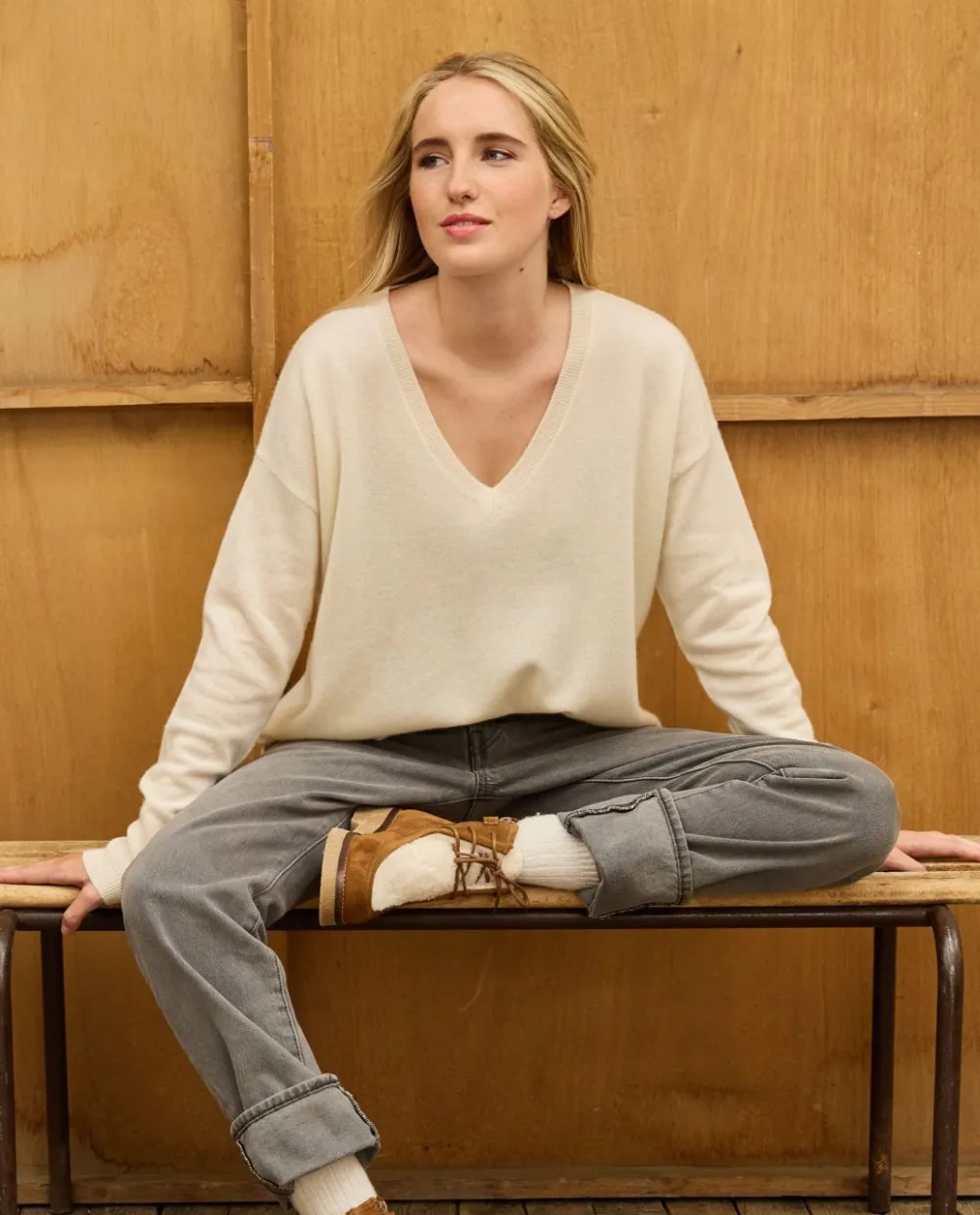 Acanthe Pull V loose écru 100% cachemire Ecru Flash Sale